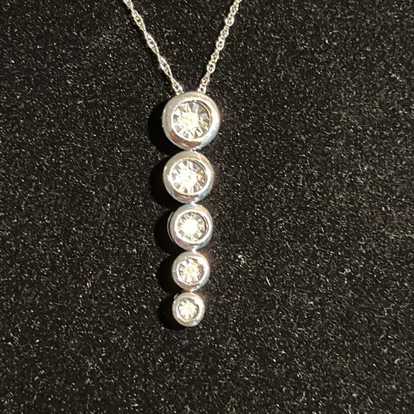 10 karat diamond necklace